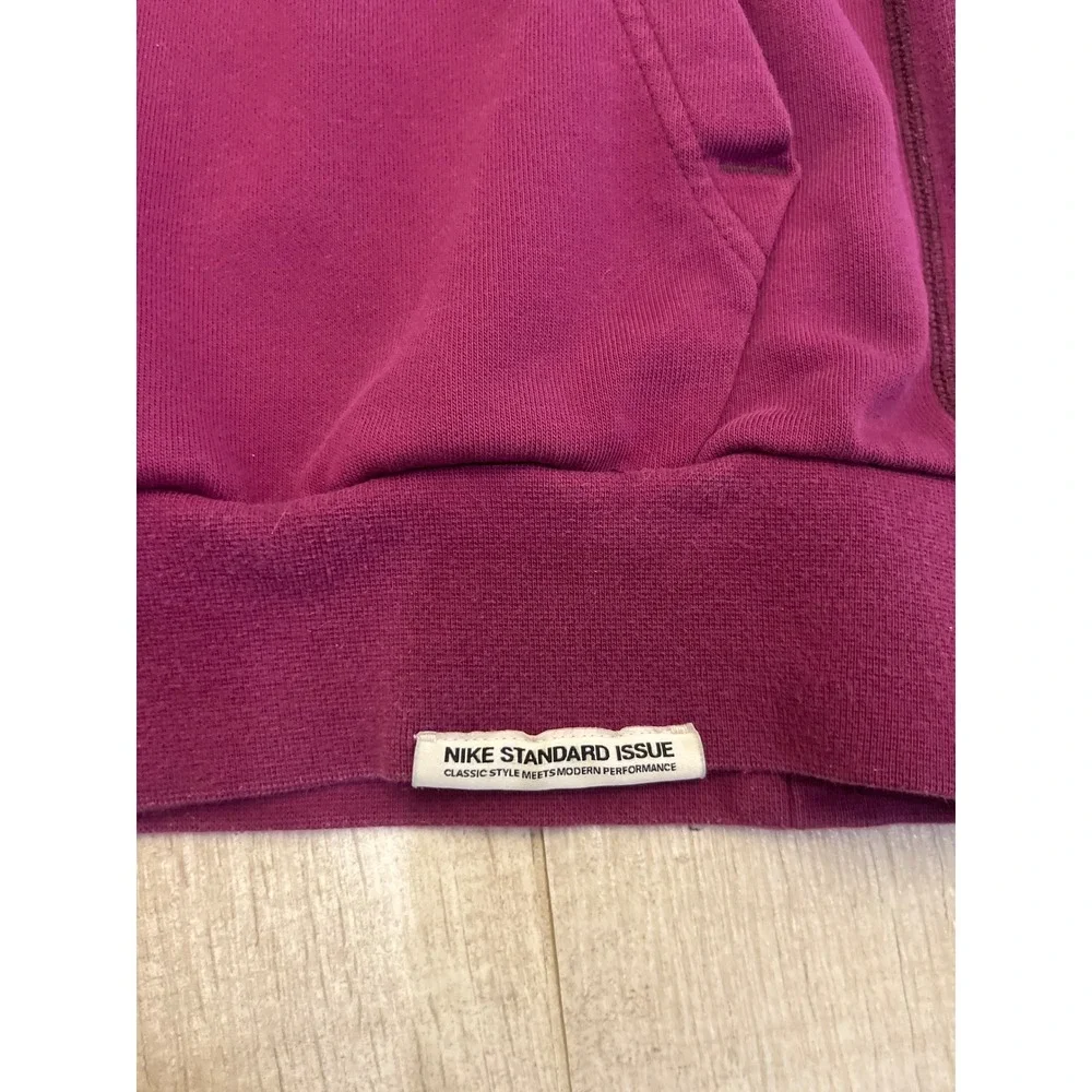 Nike Standard Issue Dri-FIT Hoodie Womens Med Plum Purple Zipper Pocket Pullover